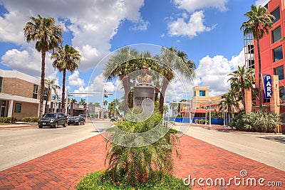 Controversial Robert E. Lee monument in downtown Fort Myers Editorial Stock Photo